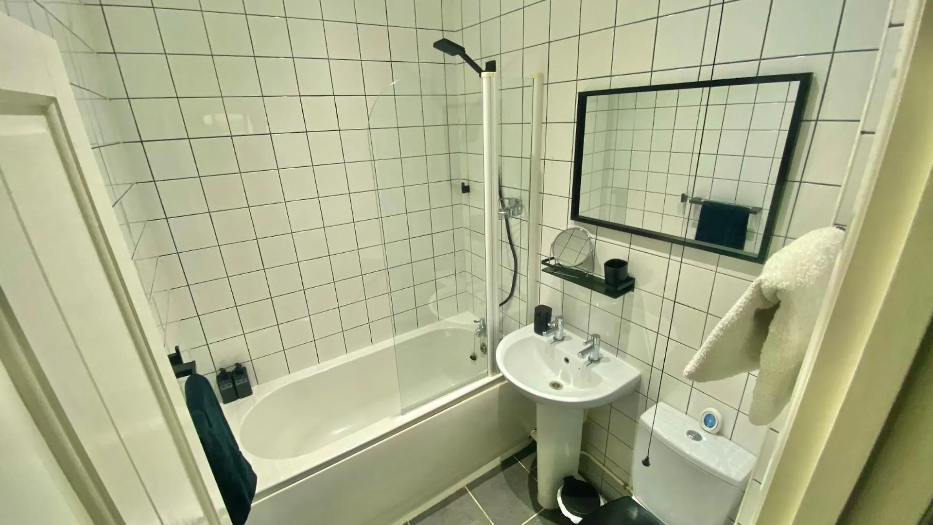 Bournemouth'S Hidden Garden Apartment